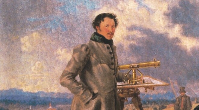 Ausschnitt eines Gemäldes Anfang 19. Jahrhundert; Mann steht neben einem Messtisch mit Theodolit vor Alpenpanorama